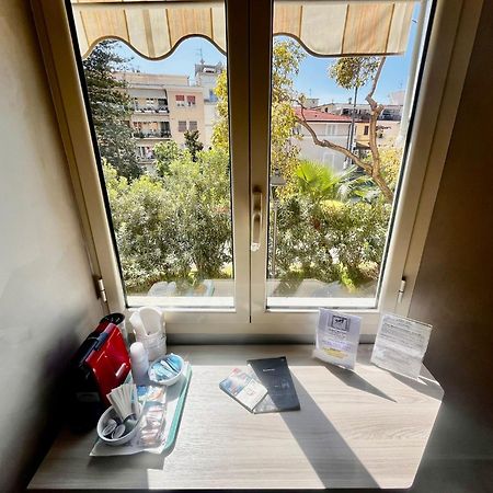 Marilena Hotel Arma di Taggia Bagian luar foto