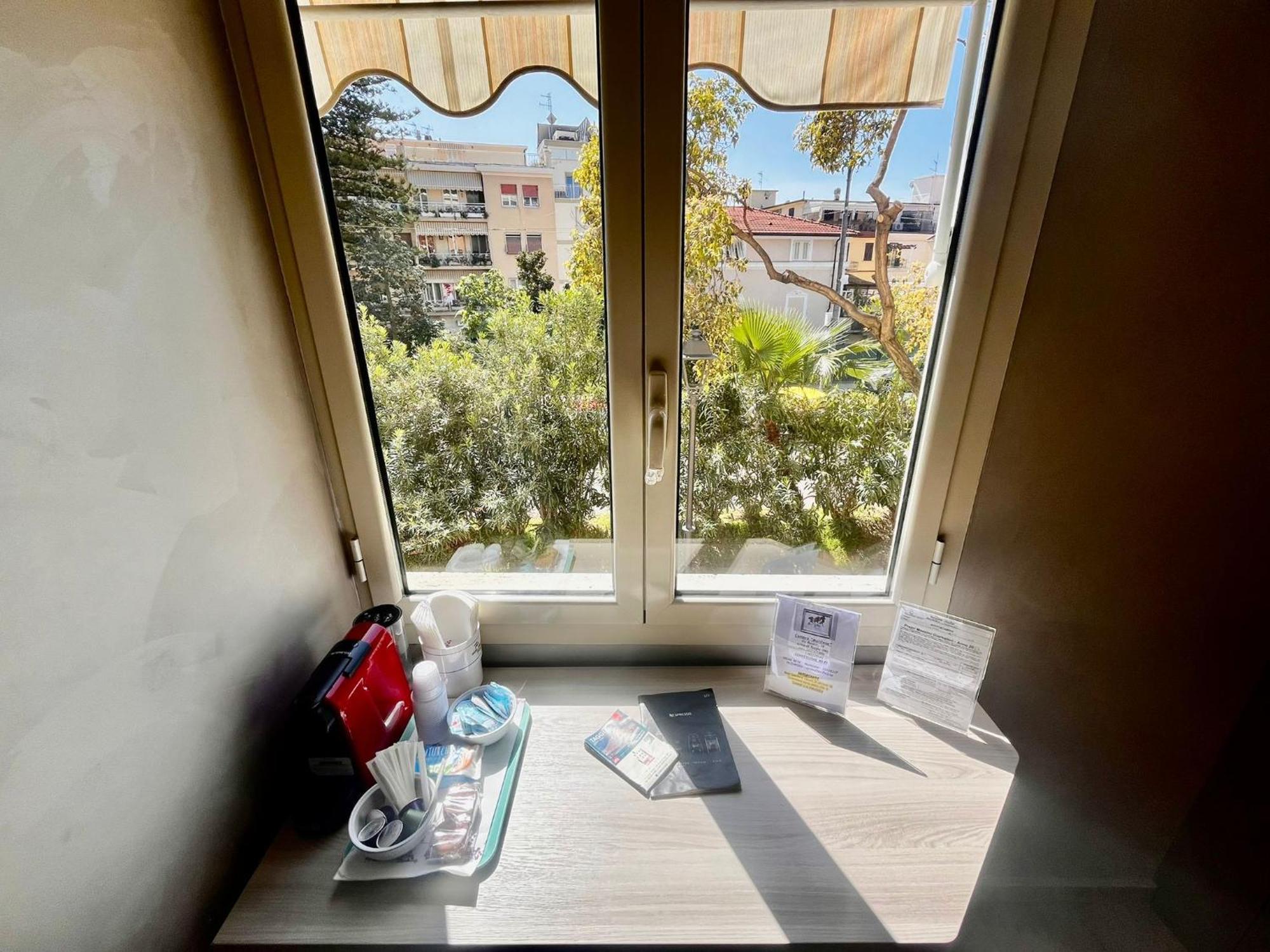 Marilena Hotel Arma di Taggia Bagian luar foto