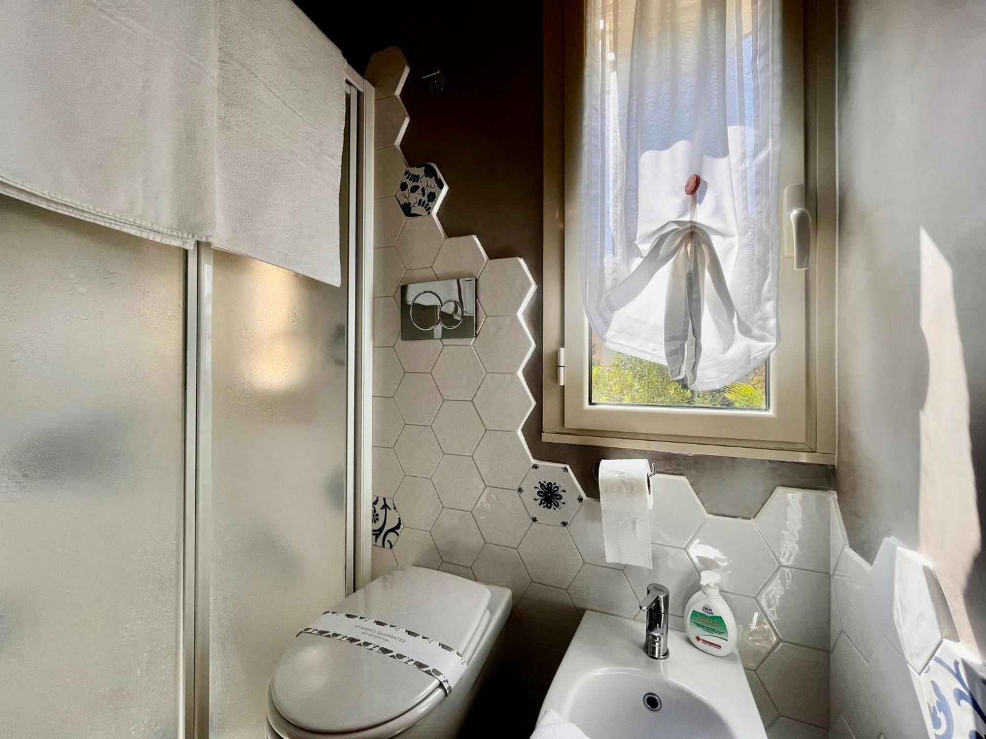 Marilena Hotel Arma di Taggia Bagian luar foto